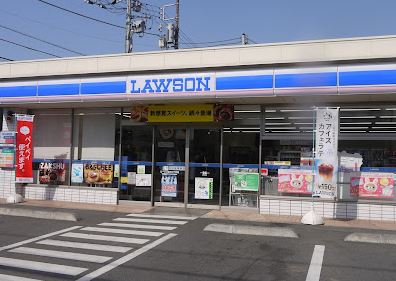 コンビニ　ローソン（コンビニ）まで686m