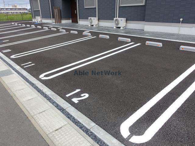 駐車場　駐車場