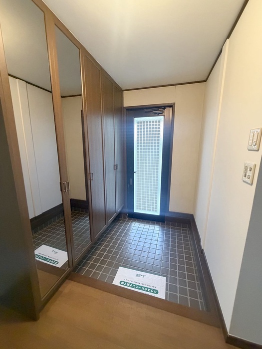 京成本線 志津駅 徒歩10分 2階建 築36年の玄関写真