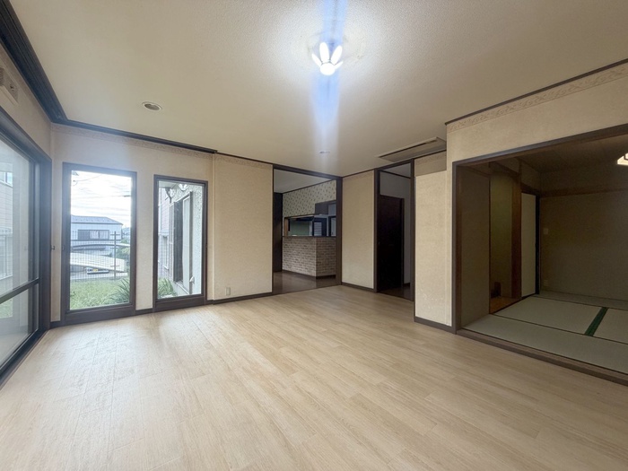 京成本線 志津駅 徒歩10分 2階建 築36年の居間写真
