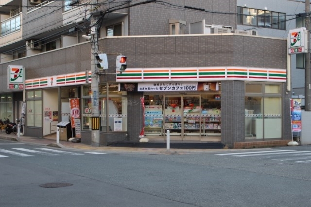 コンビニ　セブンイレブン南吹田３丁目店（コンビニ）まで369m