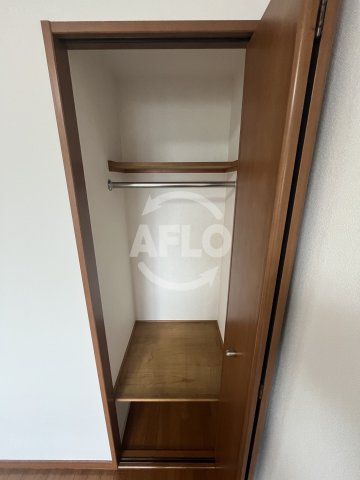 収納　プレサンス新大阪　クローゼット