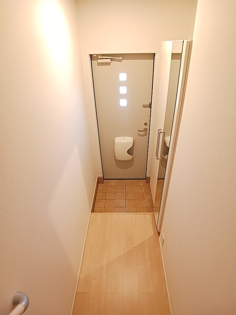 ＪＲ山陰本線 下北条駅 徒歩31分 2階建 築11年の玄関写真