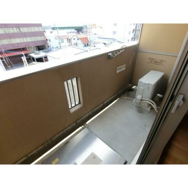地下鉄中央線 高井田駅 徒歩6分 7階建 築23年の内装写真