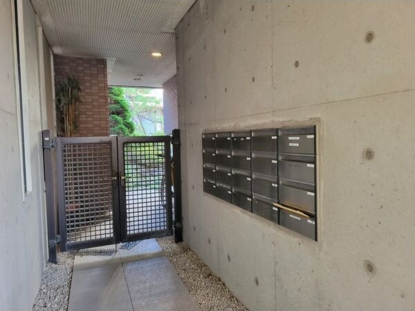 名鉄瀬戸線 瓢箪山駅 徒歩12分 6階建 築33年の外観写真