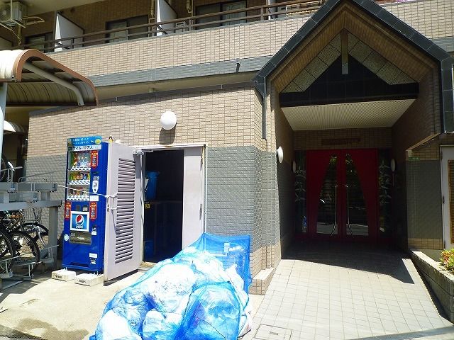京王線 千歳烏山駅 徒歩7分 8階建 築30年の外観写真