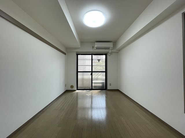 京王線 千歳烏山駅 徒歩7分 8階建 築30年の居間写真
