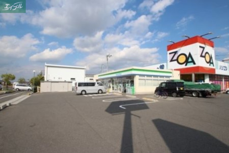 コンビニ　ファミリーマート岡山田中店（コンビニ）まで494m