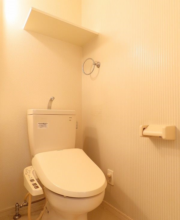 地下鉄空港線 姪浜駅 徒歩10分 2階建 築16年のトイレ写真