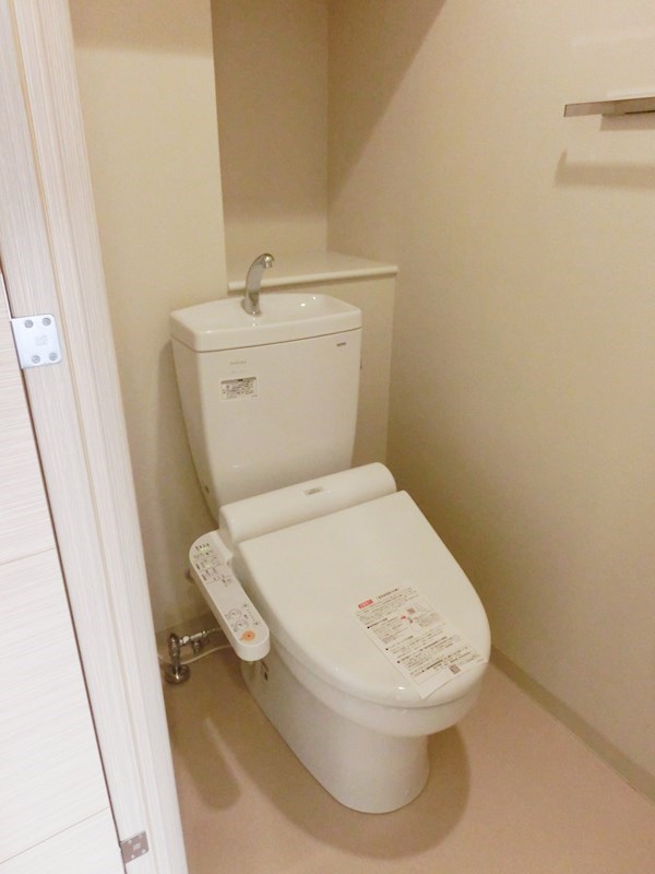 ＪＲ中央線 豊田駅 徒歩3分 15階建 築14年のトイレ写真