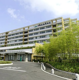 病院　A神奈川県厚生連伊勢原協同病院（病院）まで652m