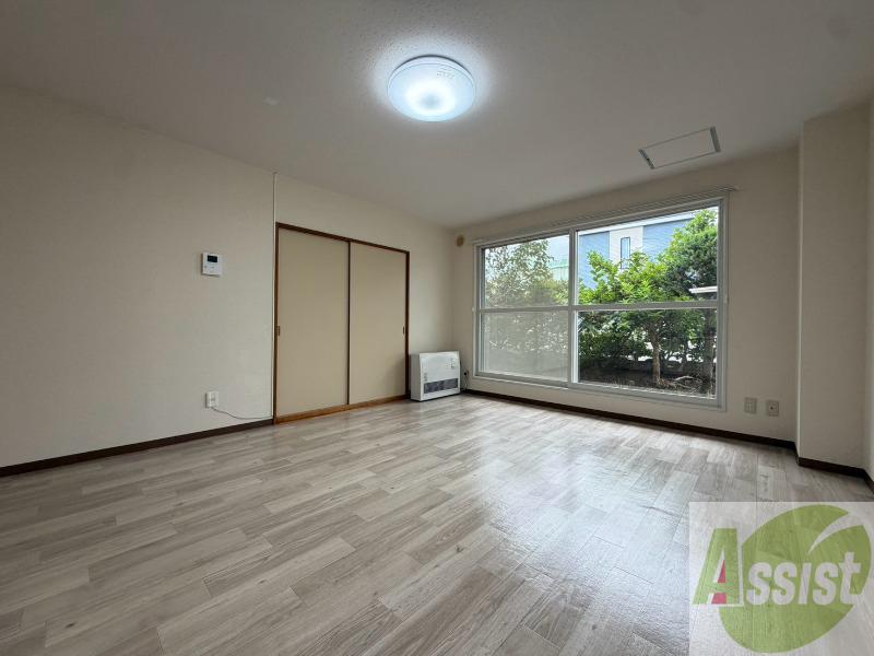 居室・リビング　広くてキレイなお部屋が広がっていて、充実した生活が送れそう。