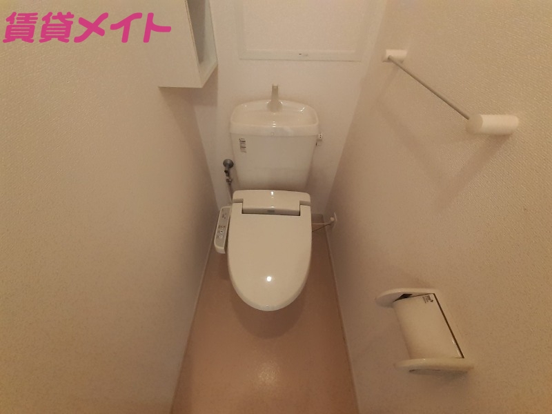 トイレ　同物件別室反転タイプ画像