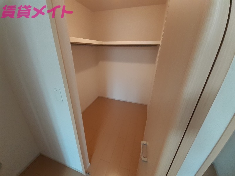 収納　同物件別室反転タイプ画像