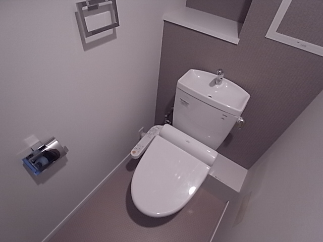 ＪＲ東海道本線 神戸駅 徒歩9分 13階建 築15年のトイレ写真