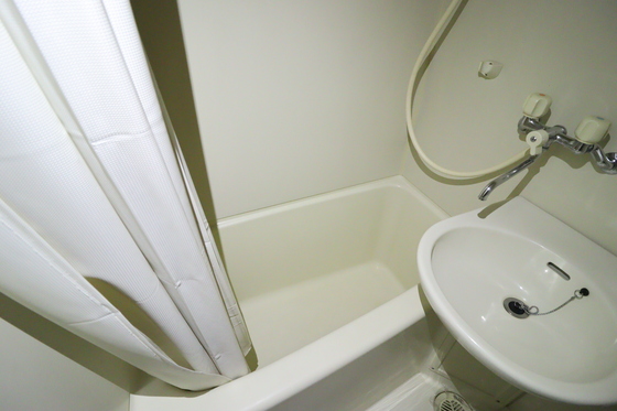 バス・シャワールーム　※別部屋の写真です
