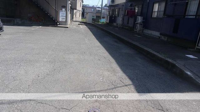 その他　敷地内駐車場（その他）まで0m