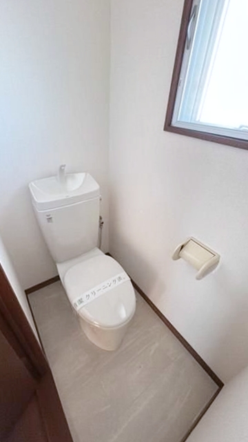 トイレ　落ち着いた色調のトイレです♪