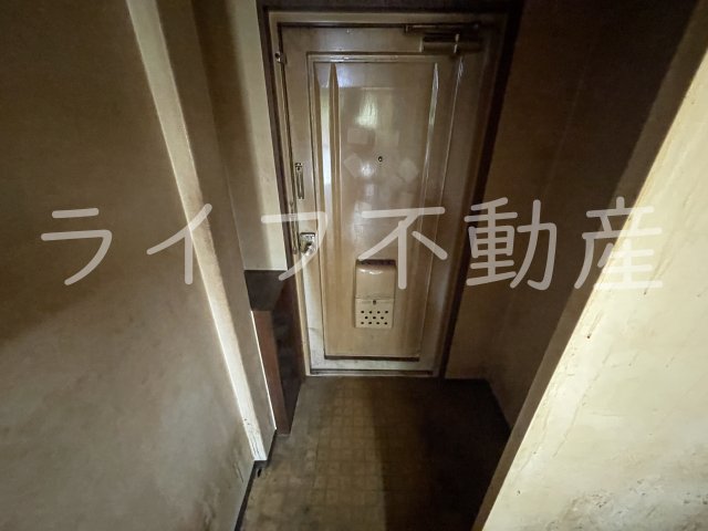 プレアール菱屋西の玄関写真