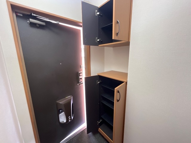 玄関　下駄箱