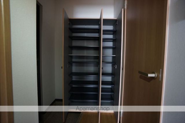 丸の内エンブルコートの玄関写真