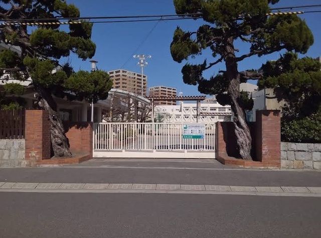 小学校　皆実小学校（小学校）まで700m