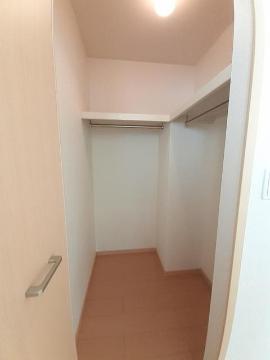 収納　ウォークインクローゼット
