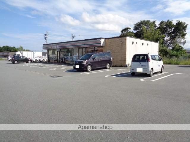 コンビニ　セブンイレブン（コンビニ）まで149m