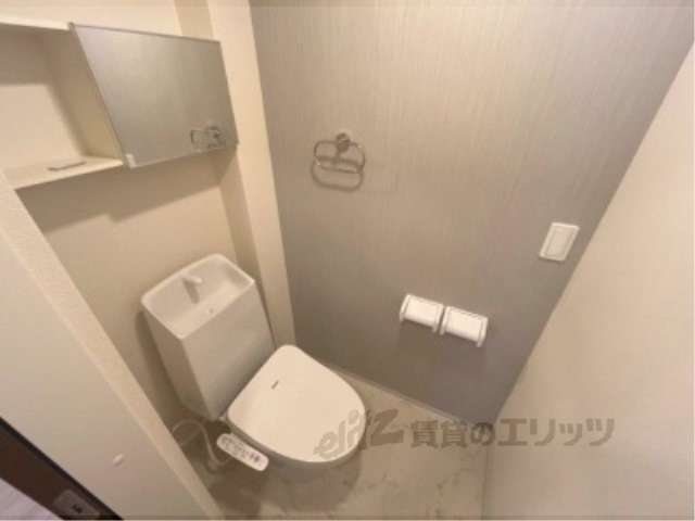 雄琴3丁目アパート新築工事のトイレ写真