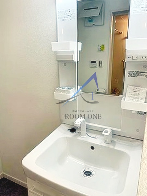 洗面設備　洗面台です。