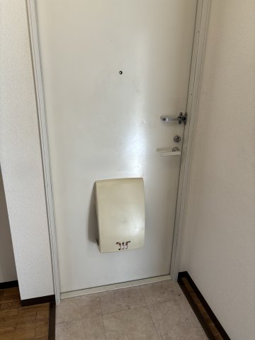 ドミールイソダの玄関写真