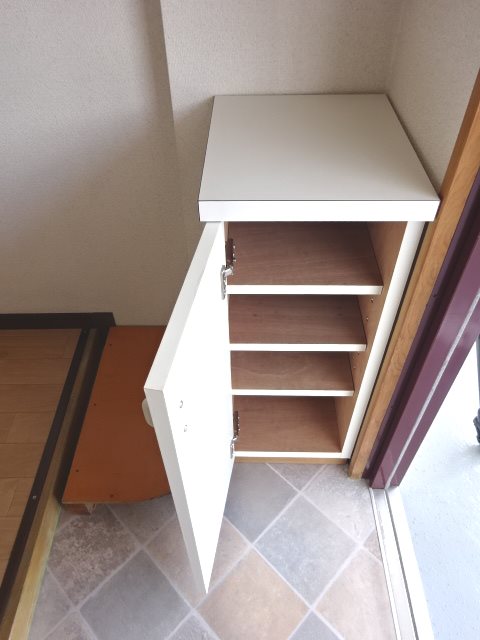 玄関　※別部屋参考写真です。