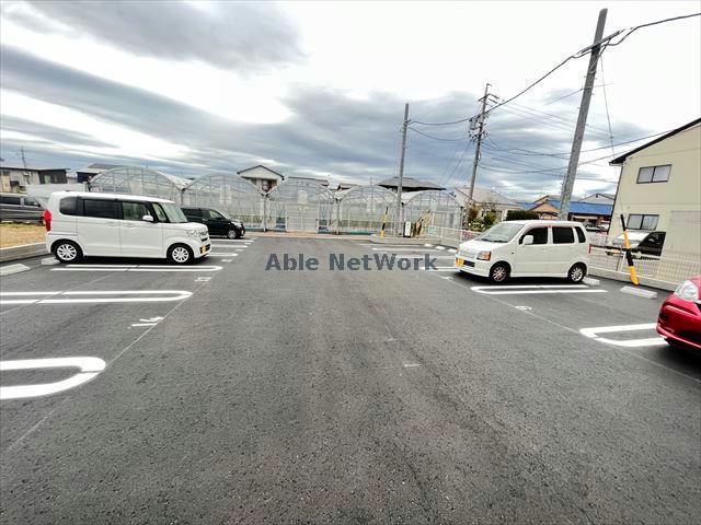 駐車場　駐車場