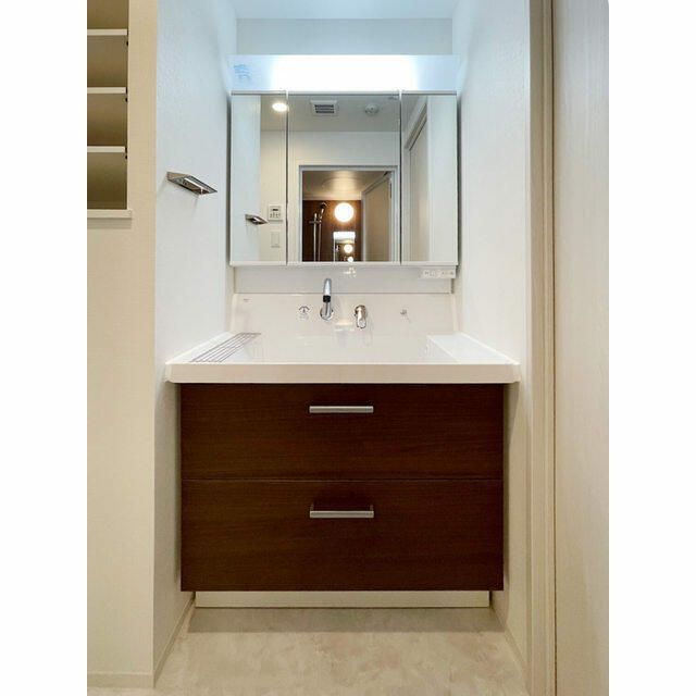 洗面設備　使いやすい洗面所です