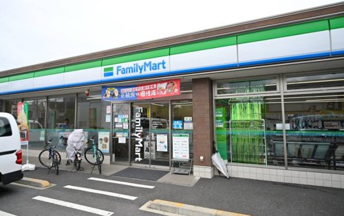 コンビニ　ファミリーマート 杉並宮前五丁目店（コンビニ）まで148m