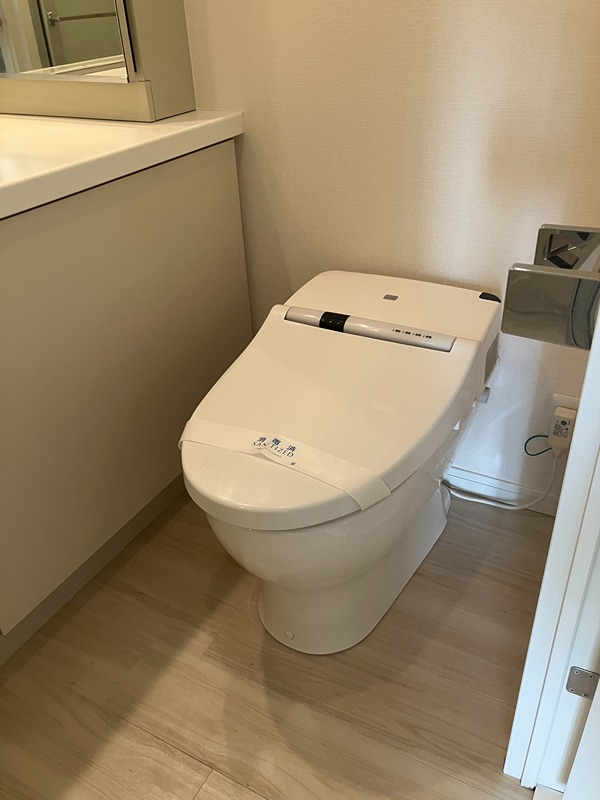 トイレ　別部屋写真です