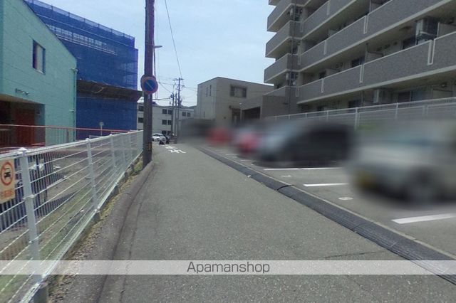 その他　前面道路（その他）まで0m