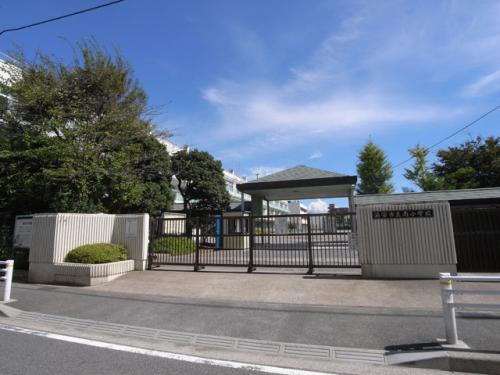 小学校　浦安市立南小学校（小学校）まで320m