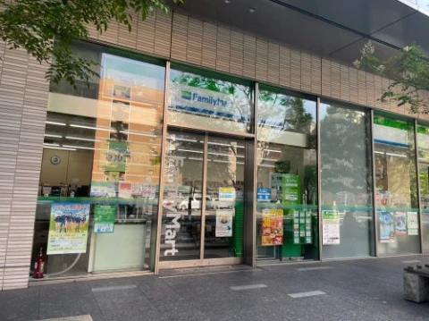 コンビニ　ファミリーマート 桜通本町店（コンビニ）まで339m