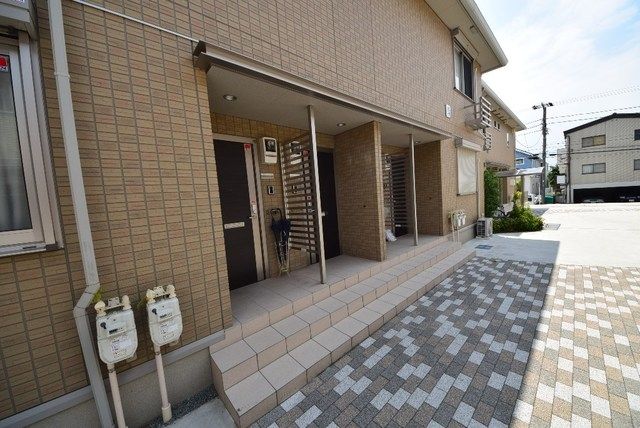 エントランス　★ネット無料　１坪風呂　ダブルＷＩＣ★