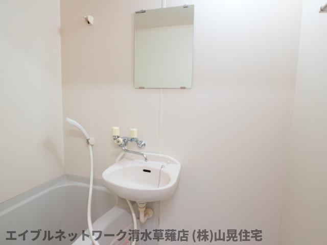 洗面設備　スペースが確保できる洗面所です