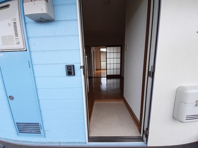 常見ハイツの玄関写真