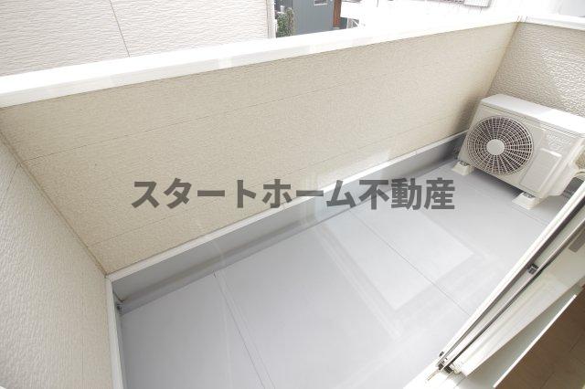 バルコニー　外からの目が気にならないバルコニーで洗濯物が干せます