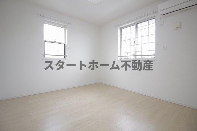 その他部屋・スペース　開放的な寝室です