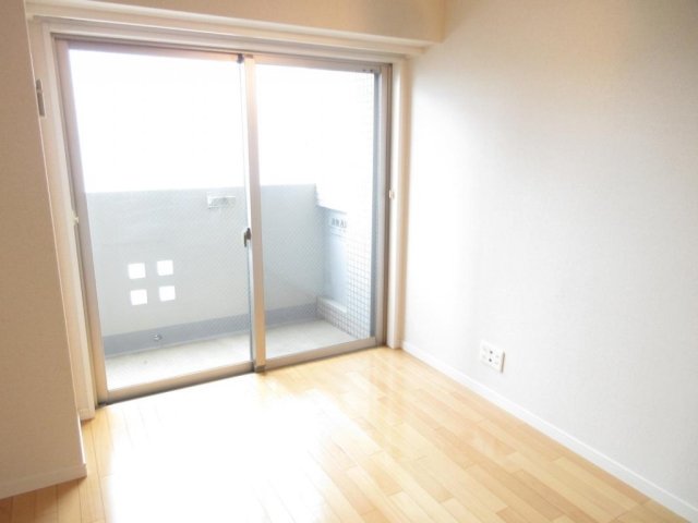 スカイコート早稲田壱番館の居間写真