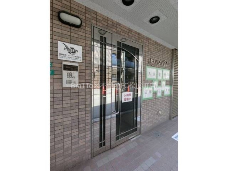 エントランス　マンション共用部分（オートロック付き）