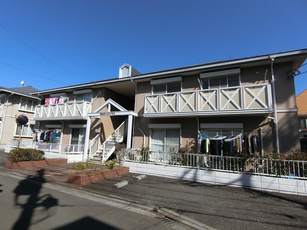 京王線 調布駅 バス乗車時間：12分 最寄りバス停で下車 徒歩5分 築37年