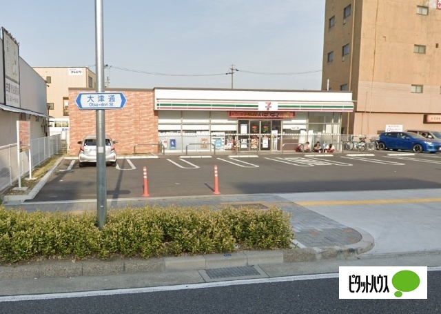 コンビニ　セブンイレブン名古屋熱田駅前店（コンビニ）まで304m