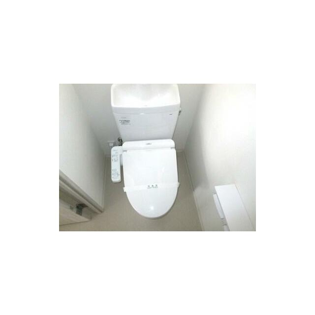 トイレ　同建物、別部屋の写真を使用しております。