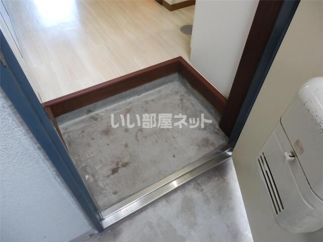 UEハウス六番館の玄関写真